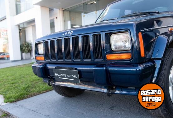 Camionetas - Jeep Cherokee 2.5 Classic 2000 Diesel 226000Km - En Venta