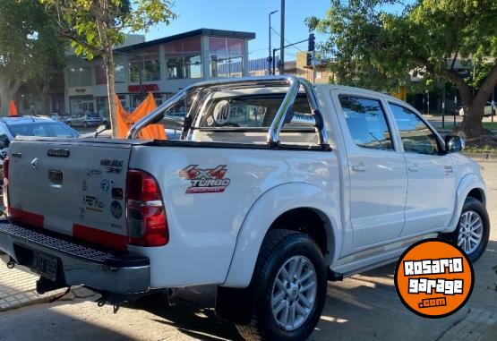 Camionetas - Toyota HILUX SRV 4X4 2013 Diesel 285000Km - En Venta