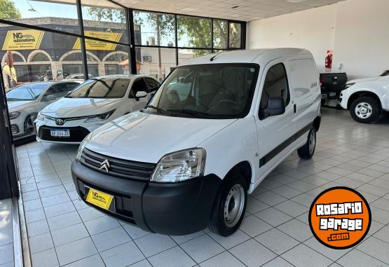 Utilitarios - Citroen Berlingo Furgon 2023 Nafta 20000Km - En Venta