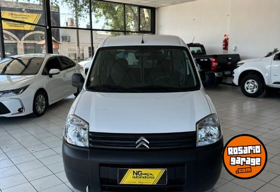 Utilitarios - Citroen Berlingo Furgon 2023 Nafta 20000Km - En Venta