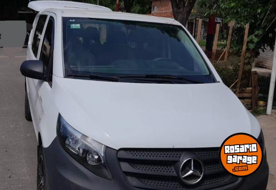 Utilitarios - Mercedes Benz Vito Mixta. 2017 Diesel 40500Km - En Venta