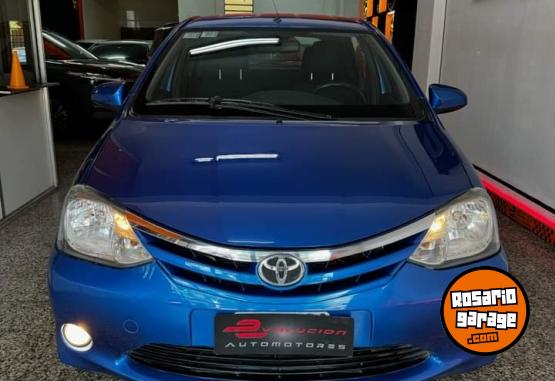 Autos - Toyota ETIOS XLS 2014 Nafta 87000Km - En Venta