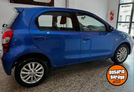 Autos - Toyota ETIOS XLS 2014 Nafta 87000Km - En Venta