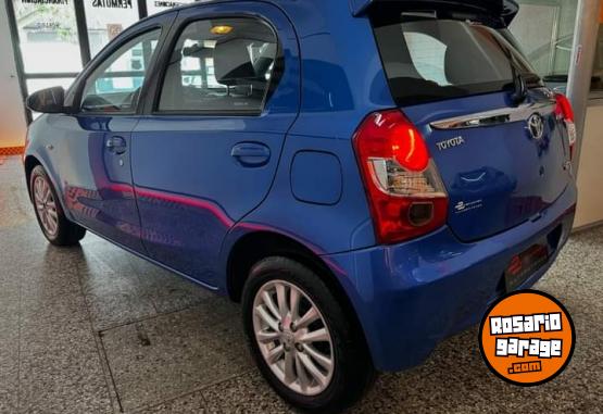 Autos - Toyota ETIOS XLS 2014 Nafta 87000Km - En Venta