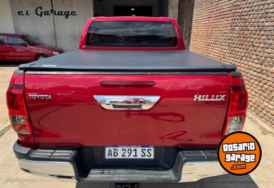 Camionetas - Toyota Hilux Sr 2017 Diesel 81000Km - En Venta