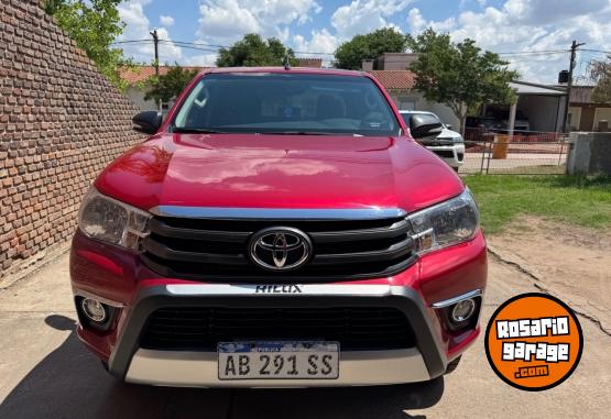 Camionetas - Toyota Hilux Sr 2017 Diesel 81000Km - En Venta