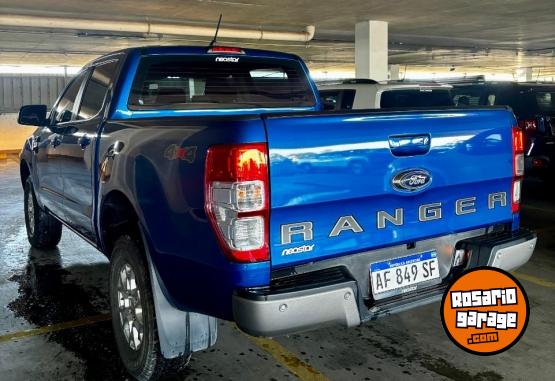 Camionetas - Ford Ranger XLS 3.2 4X4 2023 Diesel 40000Km - En Venta