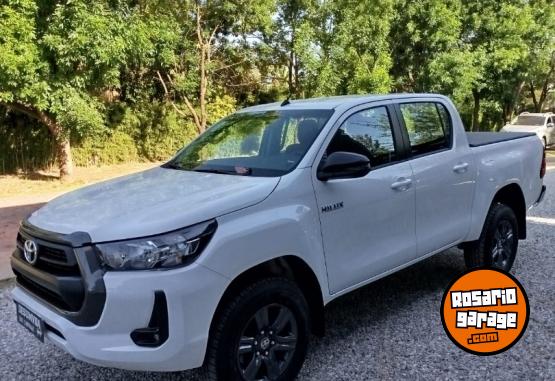 Camionetas - Toyota HILUX SR AT 0KM 2024 Diesel 0Km - En Venta