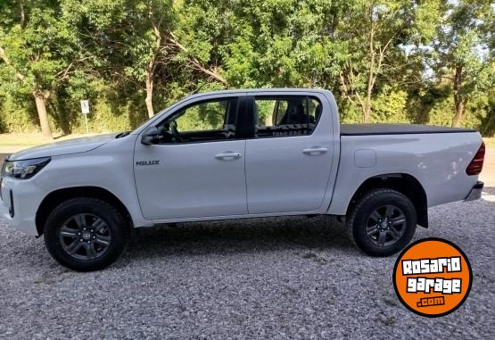 Camionetas - Toyota HILUX SR AT 0KM 2024 Diesel 0Km - En Venta