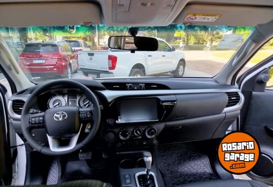 Camionetas - Toyota HILUX SR AT 0KM 2024 Diesel 0Km - En Venta