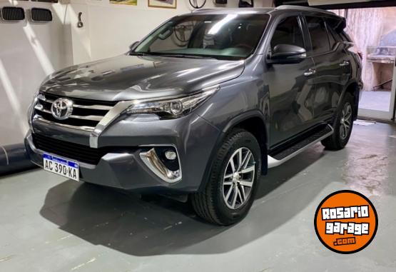 Camionetas - Toyota Hilux Sw4 2018 Diesel 225000Km - En Venta