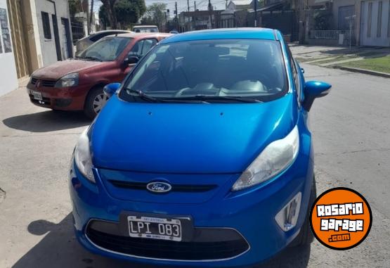 Autos - Ford Fiesta Kinetic Titanium 2012 Nafta 110000Km - En Venta