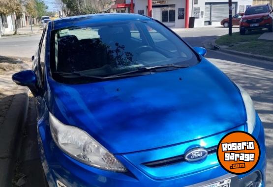 Autos - Ford Fiesta Kinetic Titanium 2012 Nafta 110000Km - En Venta