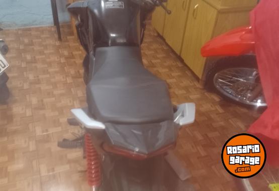 Motos - Honda Twuister cb125f 2022 Nafta 11000Km - En Venta