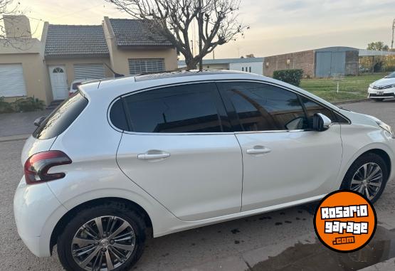 Autos - Peugeot 208 Feline 2017 Nafta 78000Km - En Venta