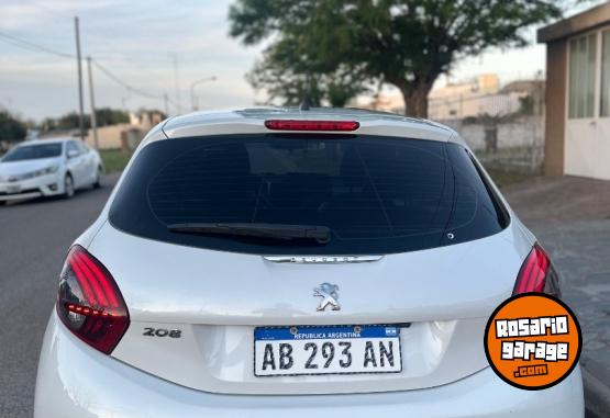 Autos - Peugeot 208 Feline 2017 Nafta 78000Km - En Venta