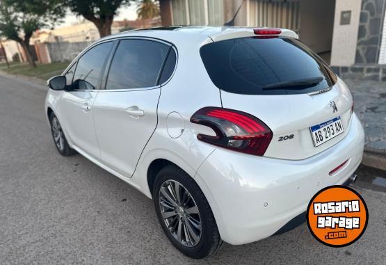 Autos - Peugeot 208 Feline 2017 Nafta 78000Km - En Venta