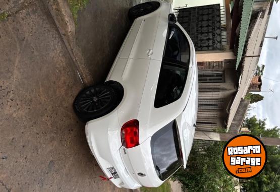 Autos - Volkswagen Gol trend highline 2015 Nafta 108000Km - En Venta