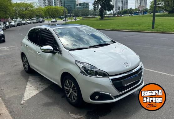 Autos - Peugeot 208 feline 2018 Nafta 75000Km - En Venta