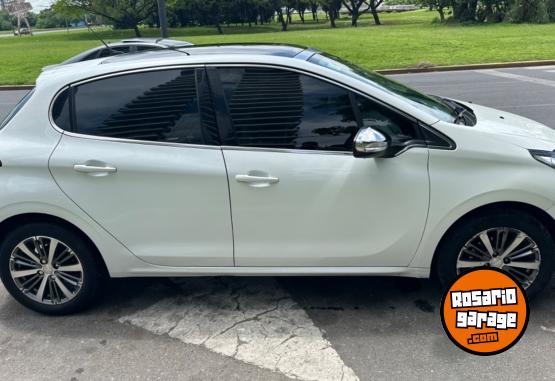 Autos - Peugeot 208 feline 2018 Nafta 75000Km - En Venta