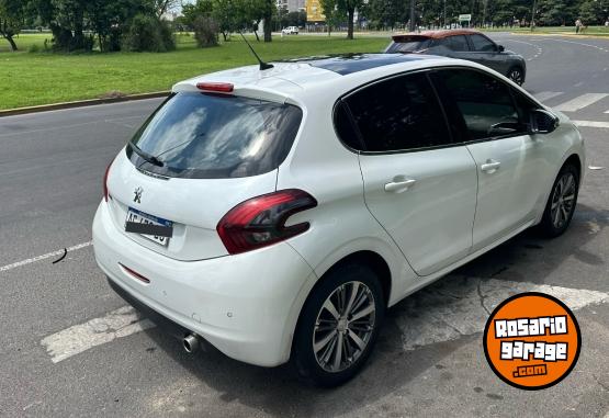 Autos - Peugeot 208 feline 2018 Nafta 75000Km - En Venta