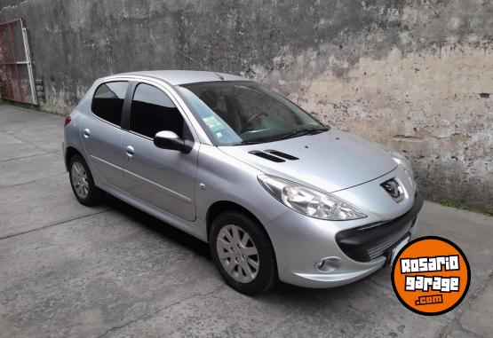 Autos - Peugeot 207 2010 Nafta 79000Km - En Venta