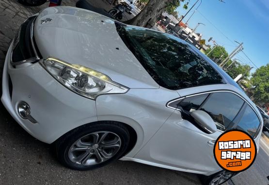 Autos - Peugeot 208 Feline 2015 Nafta 105000Km - En Venta