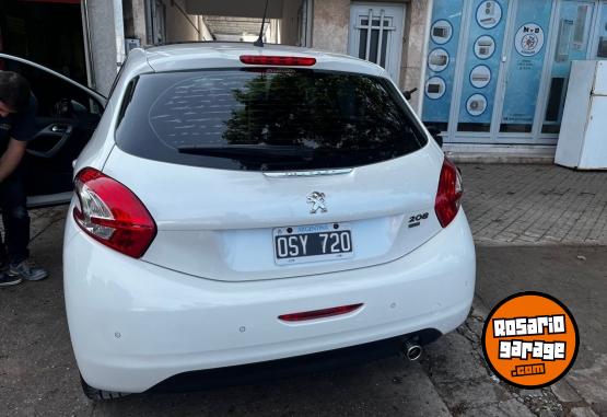 Autos - Peugeot 208 Feline 2015 Nafta 105000Km - En Venta