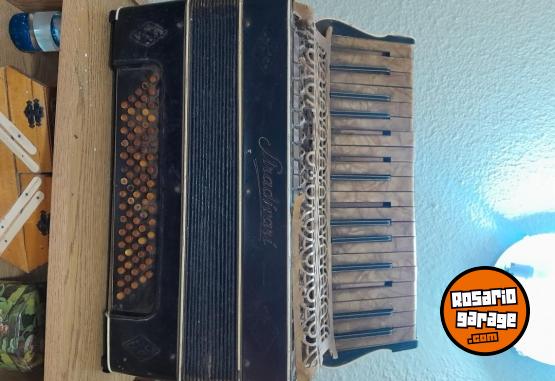 Instrumentos Musicales - Acordeon a piano. - En Venta