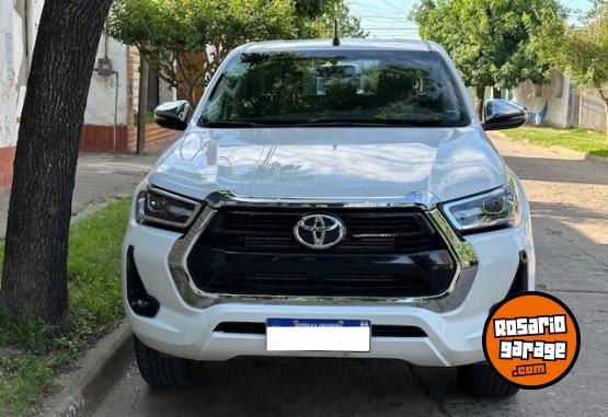 Camionetas - Toyota Hilux 2023 Diesel 19000Km - En Venta