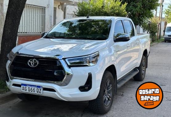 Camionetas - Toyota Hilux 2023 Diesel 19000Km - En Venta