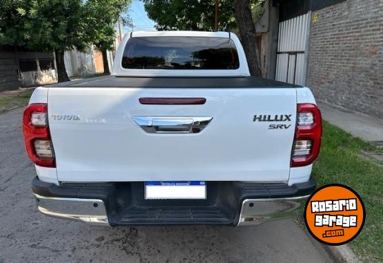 Camionetas - Toyota Hilux 2023 Diesel 19000Km - En Venta