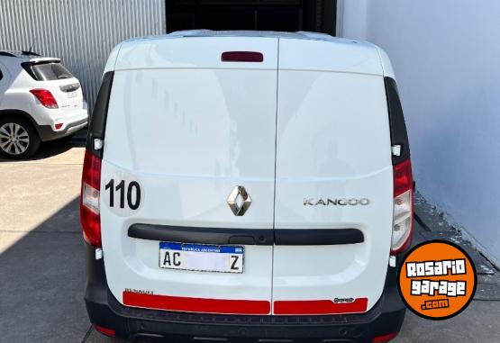 Utilitarios - Renault Kangoo 2018 Nafta 83000Km - En Venta