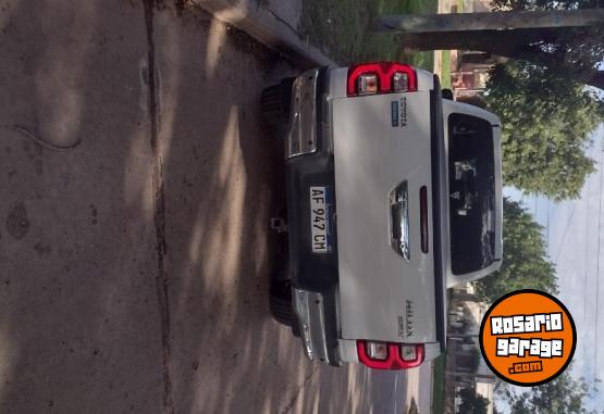 Camionetas - Toyota Hilux SRX 2023 Diesel 23800Km - En Venta