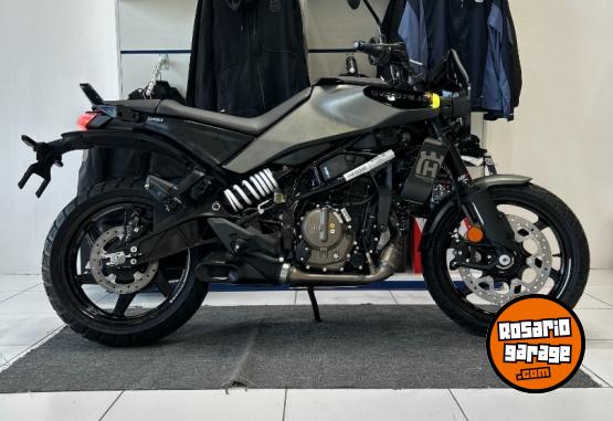 Motos - Husqvarna Svartpilen 250 2024 Nafta 0Km - En Venta