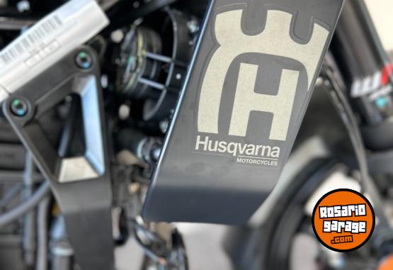 Motos - Husqvarna Svartpilen 250 2024 Nafta 0Km - En Venta