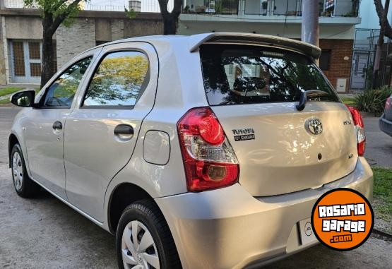 Autos - Toyota ETIOS X 2023 Nafta 7000Km - En Venta