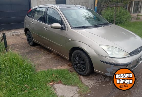 Autos - Ford Focus 2004 Nafta 111111Km - En Venta