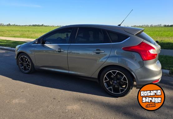 Autos - Ford Focus titanium 2014 Nafta 109000Km - En Venta