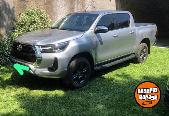 Camionetas - Toyota HILUX SRV 4X4 2022 Diesel 7500Km - En Venta