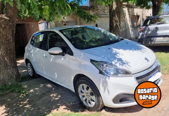 Autos - Peugeot 208 Active 2016 Nafta 122000Km - En Venta