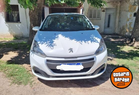 Autos - Peugeot 208 Active 2016 Nafta 122000Km - En Venta