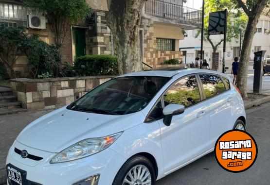 Autos - Ford Fiesta Kinetic 2011 Nafta 123000Km - En Venta