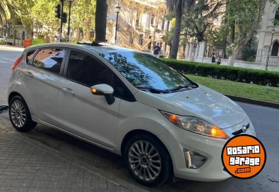 Autos - Ford Fiesta Kinetic 2011 Nafta 123000Km - En Venta