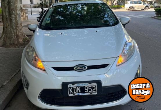 Autos - Ford Fiesta Kinetic 2011 Nafta 123000Km - En Venta