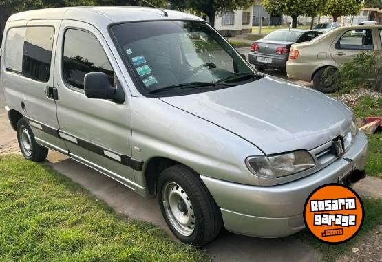 Utilitarios - Peugeot Partner 2009 Diesel 250000Km - En Venta