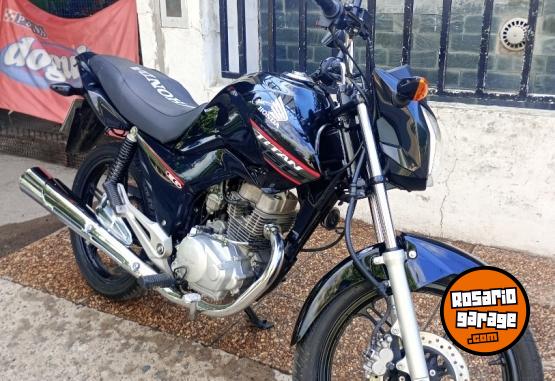 Motos - Honda CG TITAN HONDA 2021 Nafta 18000Km - En Venta