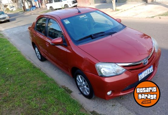 Autos - Toyota Etios 2016 Nafta 160000Km - En Venta