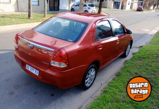 Autos - Toyota Etios 2016 Nafta 160000Km - En Venta