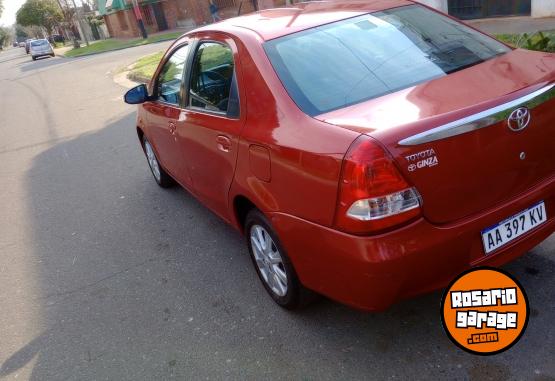 Autos - Toyota Etios 2016 Nafta 160000Km - En Venta